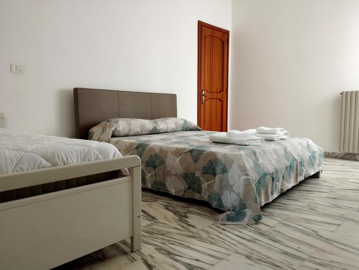 Thomas'S Home - Appartamento A Comiso Exterior photo